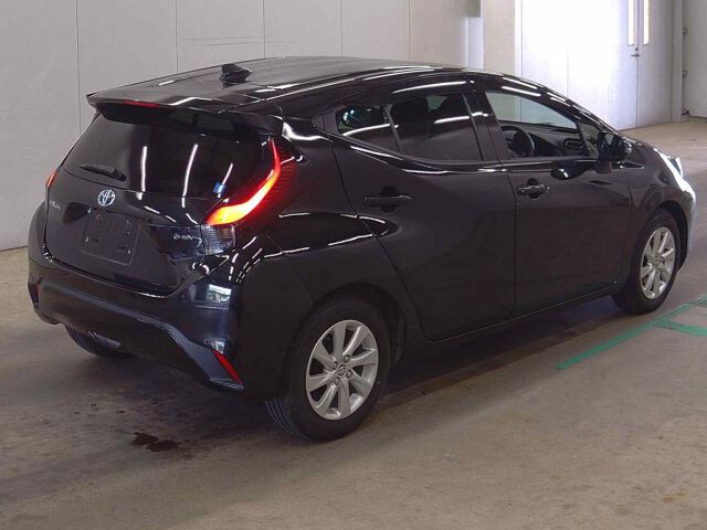 2025 Toyota Aqua Z auction photo 5