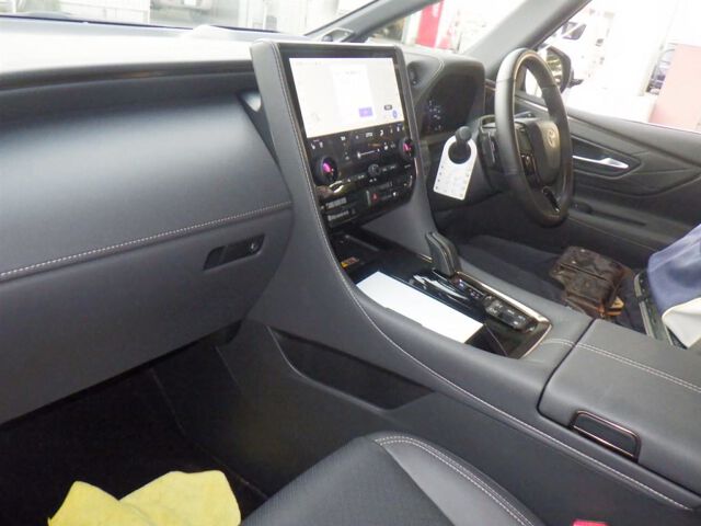 2025 Toyota Vellfire Z Premier auction photo 3