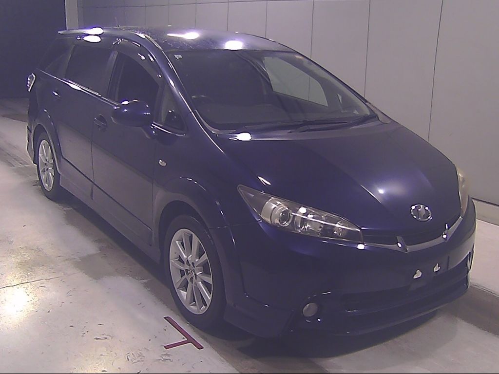 Japan Auction Vehicles 9 2009 Toyota Wish 2.0Z auction photo