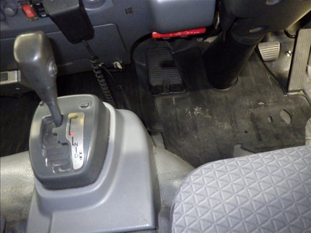 2020 Isuzu Elf Refrigerated and frozen trucks auction photo 8