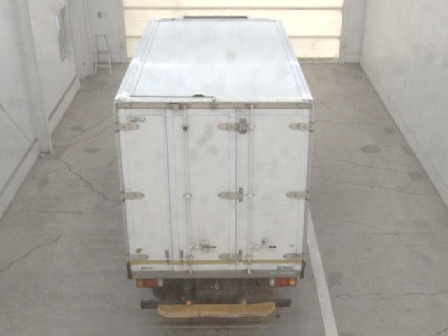 2020 Isuzu Elf Refrigerated and frozen trucks auction photo 3