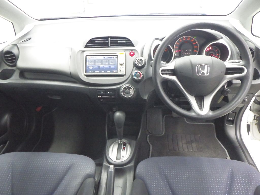 2010 Honda Fit G auction photo 3