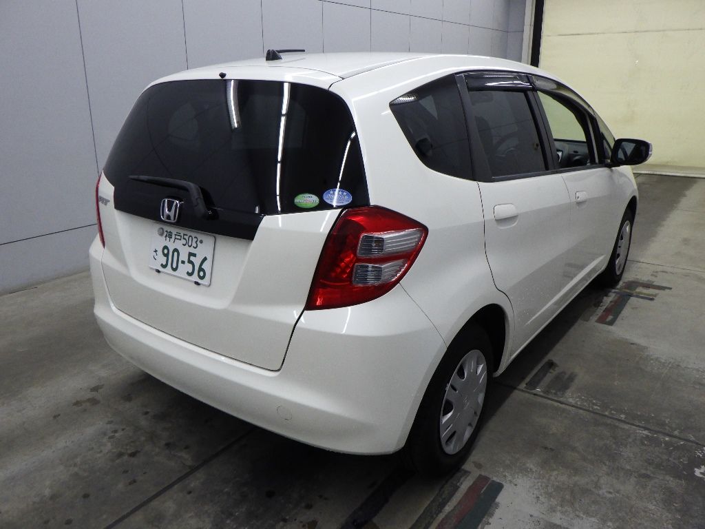 2010 Honda Fit G auction photo 2