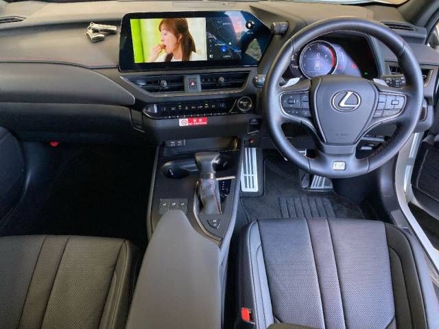 2023 Lexus UX250h Fスポーツ auction photo 2