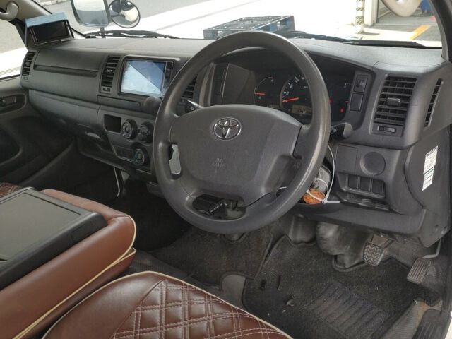 2014 Toyota Hiace Long DX 4WD auction photo 3