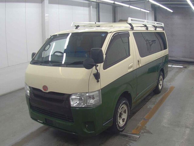 2014 Toyota Hiace Long DX 4WD auction photo 4