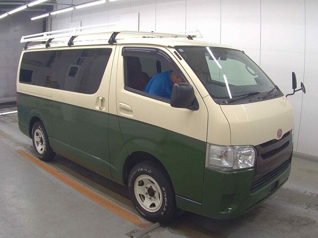 2014 Toyota Hiace Long DX 4WD Japan auction vehicle