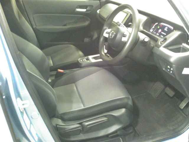 2022 Honda Fit 4WD ベーシック auction photo 4