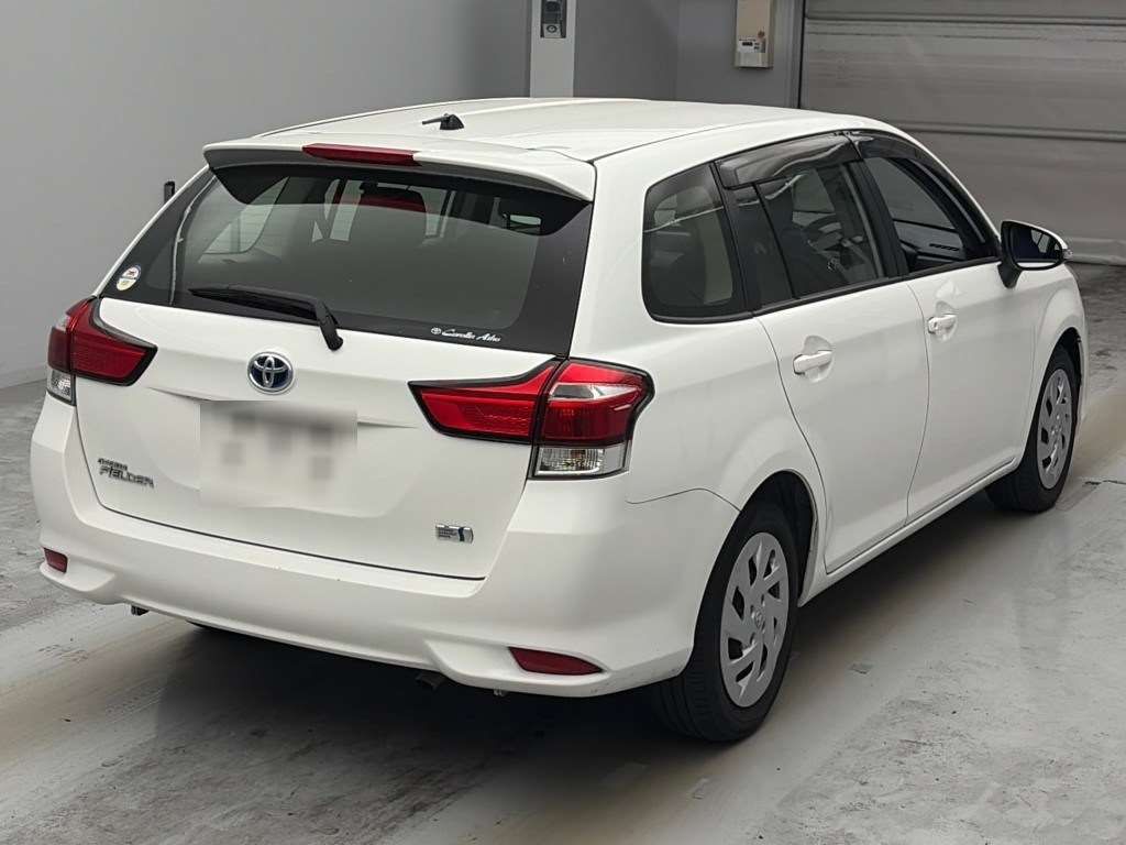 2021 Toyota Corolla Fielder ハイブリッド EX auction photo 2