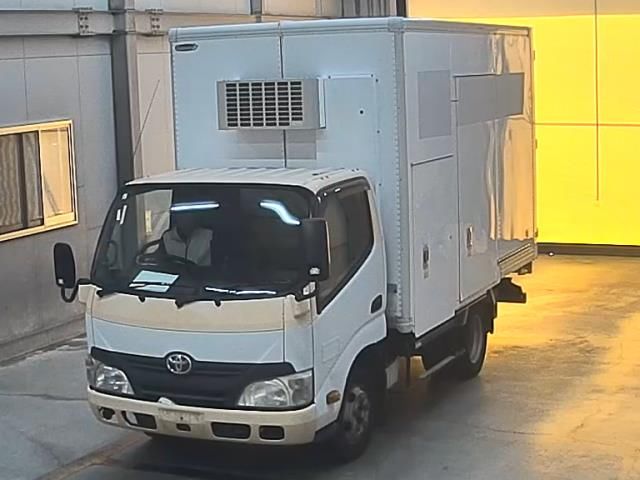 Japan Auction Vehicles 10 2012 Toyota Dyna Van auction photo