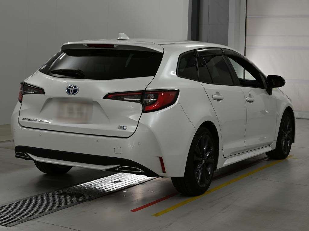 2022 Toyota Corolla Touring ハイブリッド ダブルバイビー auction photo 2