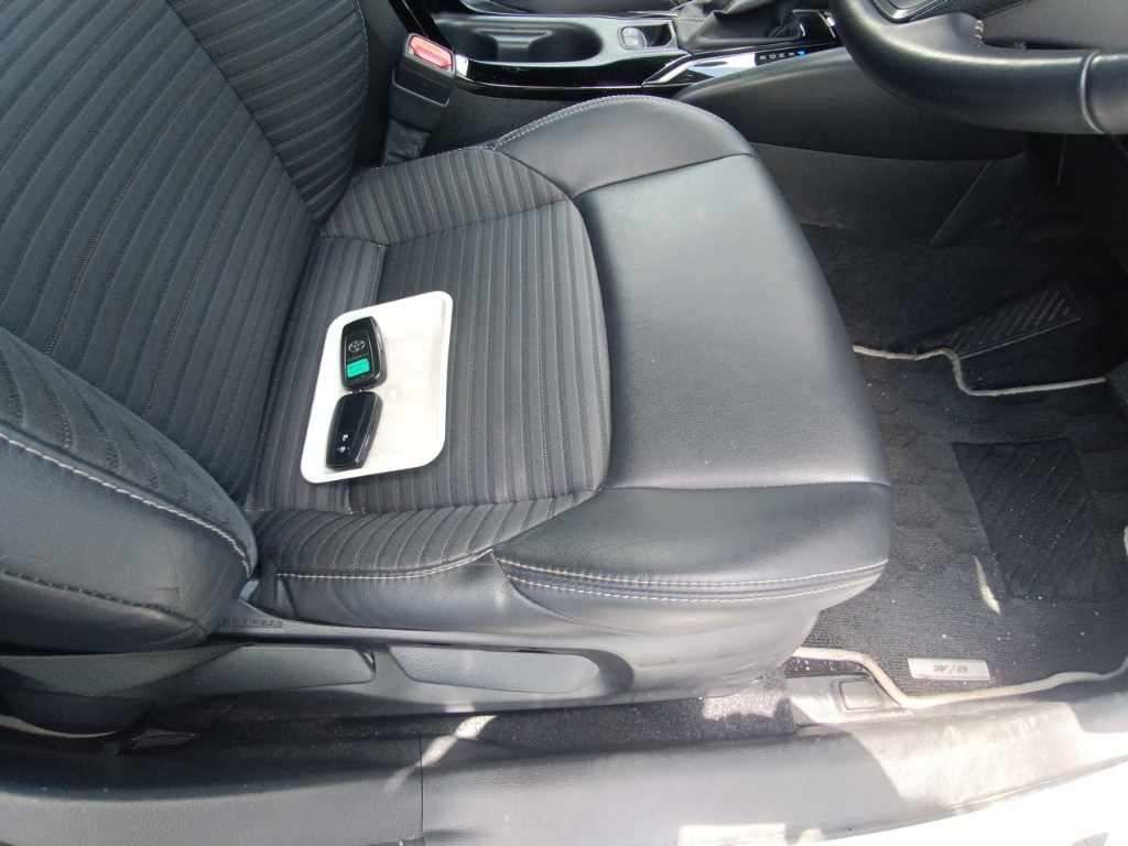 2022 Toyota Corolla Touring ハイブリッド ダブルバイビー auction photo 10