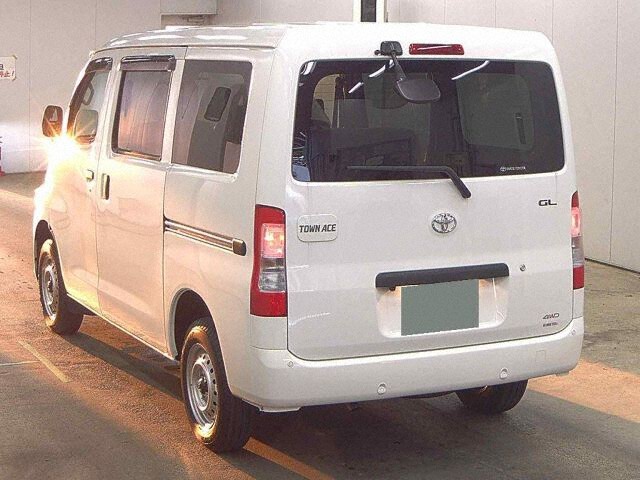 2025 Toyota TownAce Van GL 4WD auction photo 2