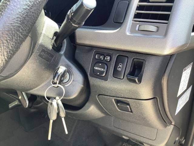 2007 Toyota Hiace キャンピング auction photo 4