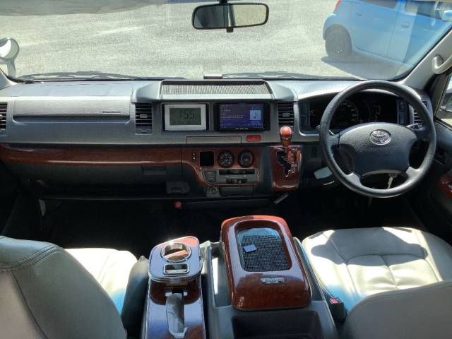 2007 Toyota Hiace キャンピング auction photo 2