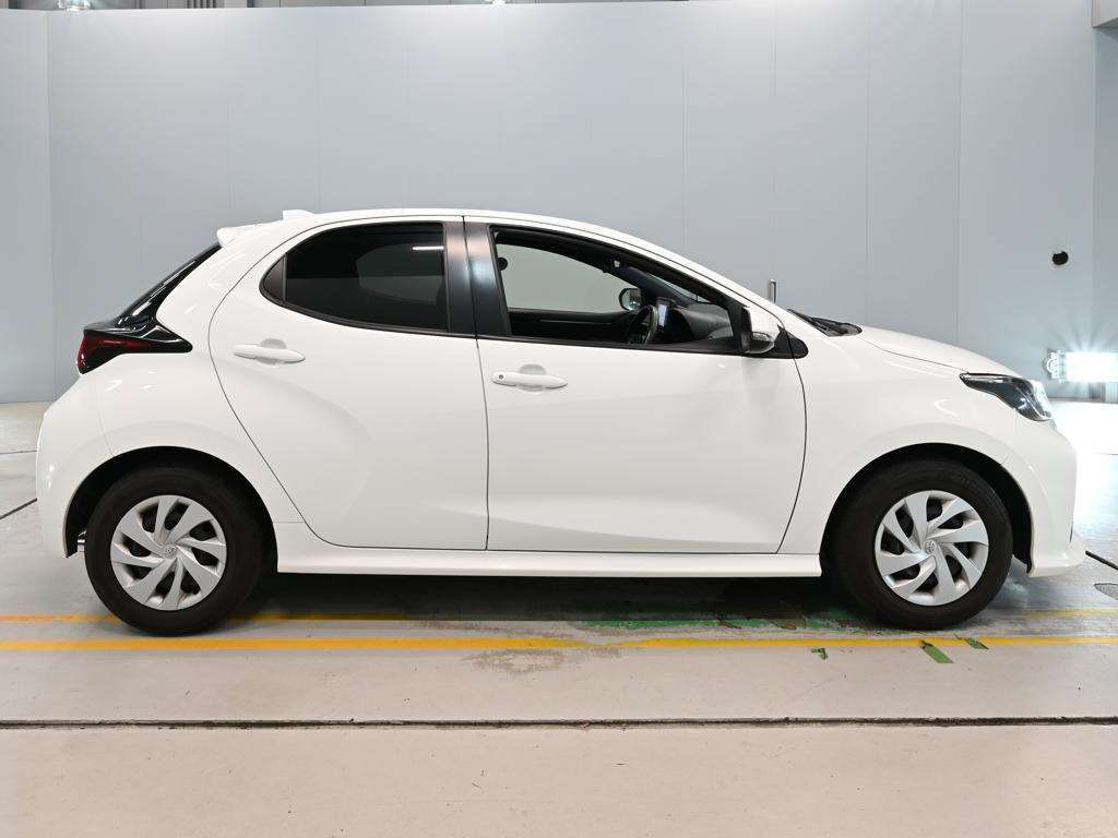 2022 Toyota Yaris X auction photo 3