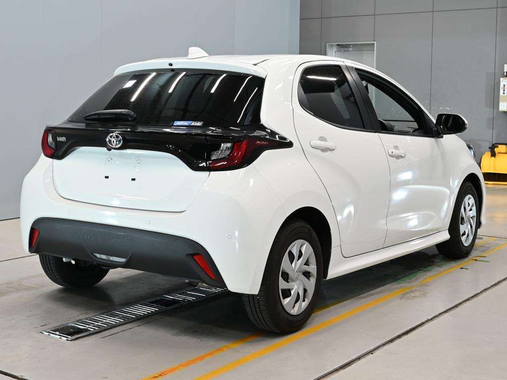2022 Toyota Yaris X auction photo 2