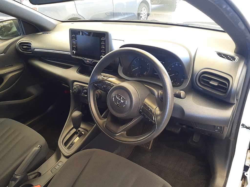 2022 Toyota Yaris X auction photo 9