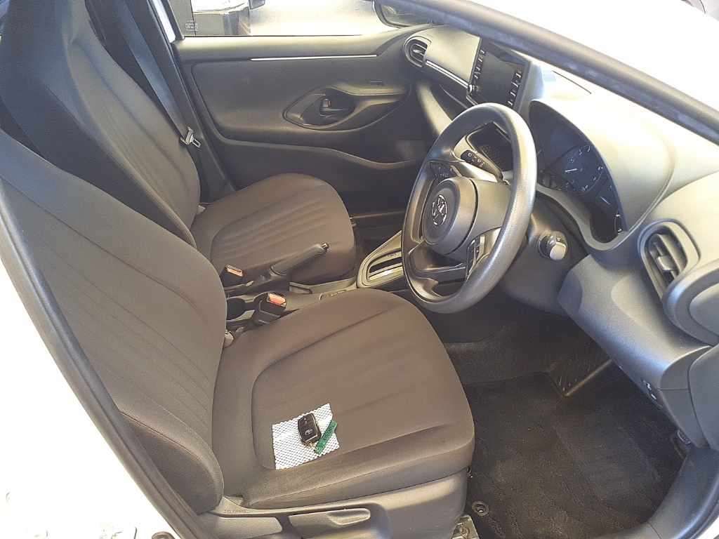 2022 Toyota Yaris X auction photo 10