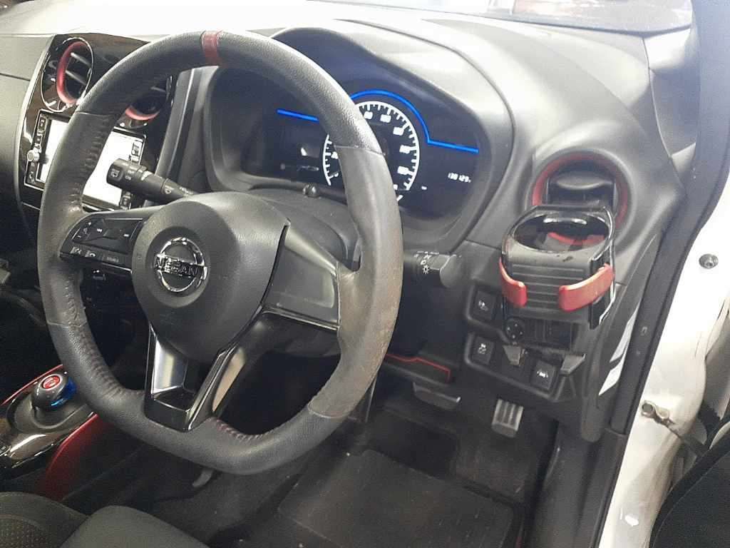 2017 Nissan Note e-パワーニスモ auction photo 9