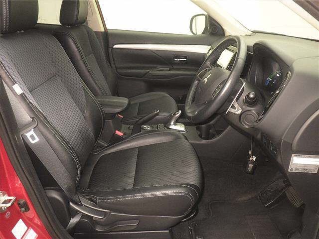 2015 Mitsubishi Outlander 4WD PHEV G Safety Package auction photo 5