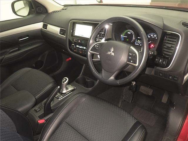2015 Mitsubishi Outlander 4WD PHEV G Safety Package auction photo 3