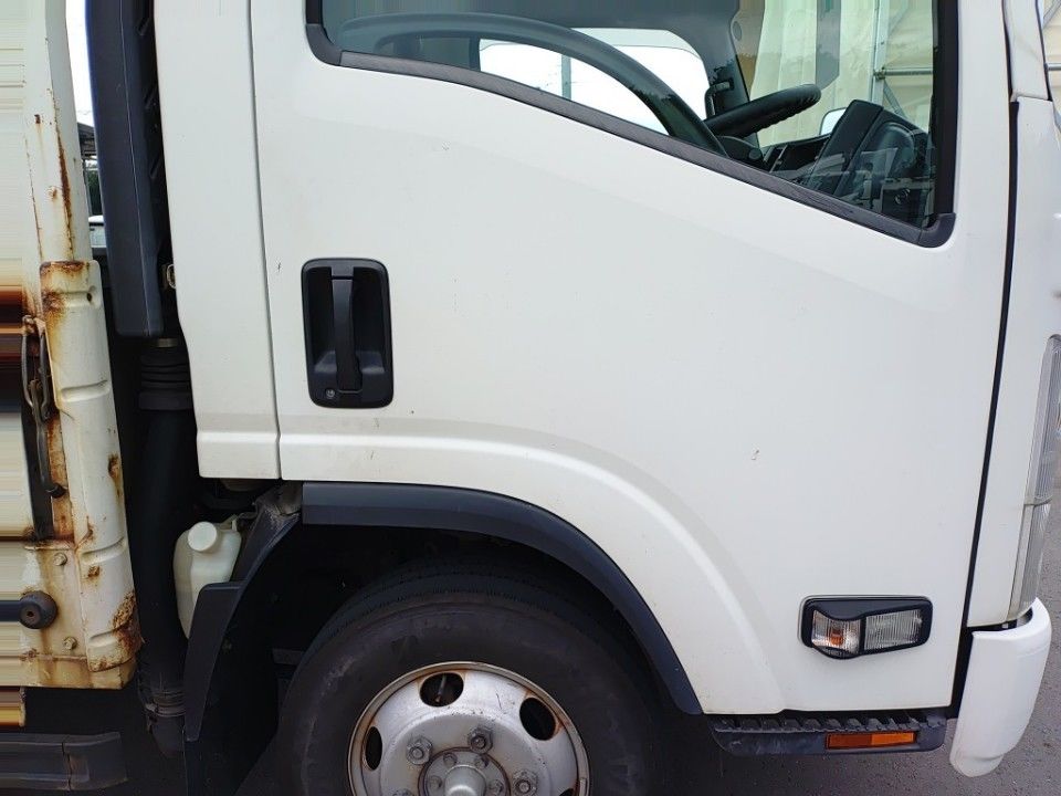 2020 Isuzu Elf auction photo 23