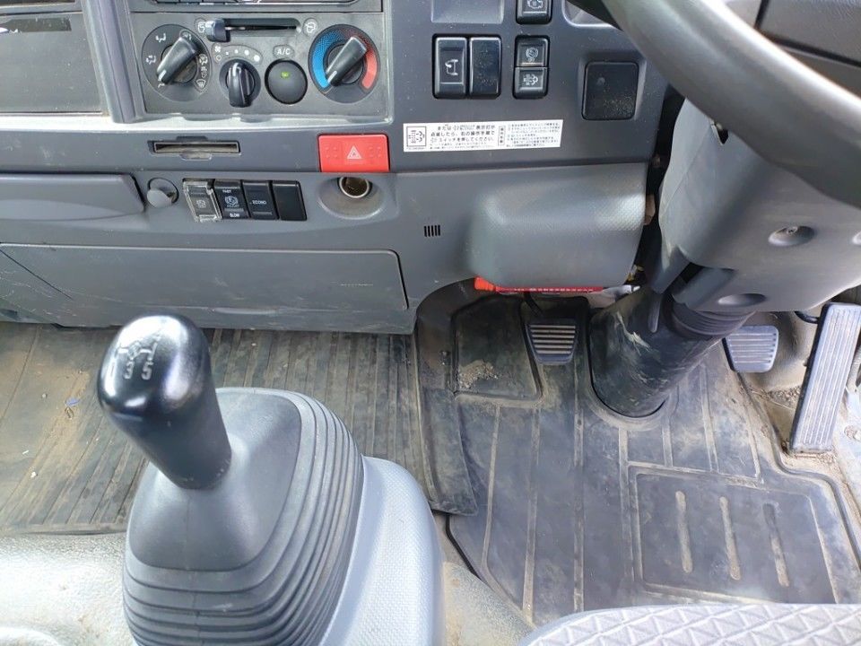 2020 Isuzu Elf auction photo 12