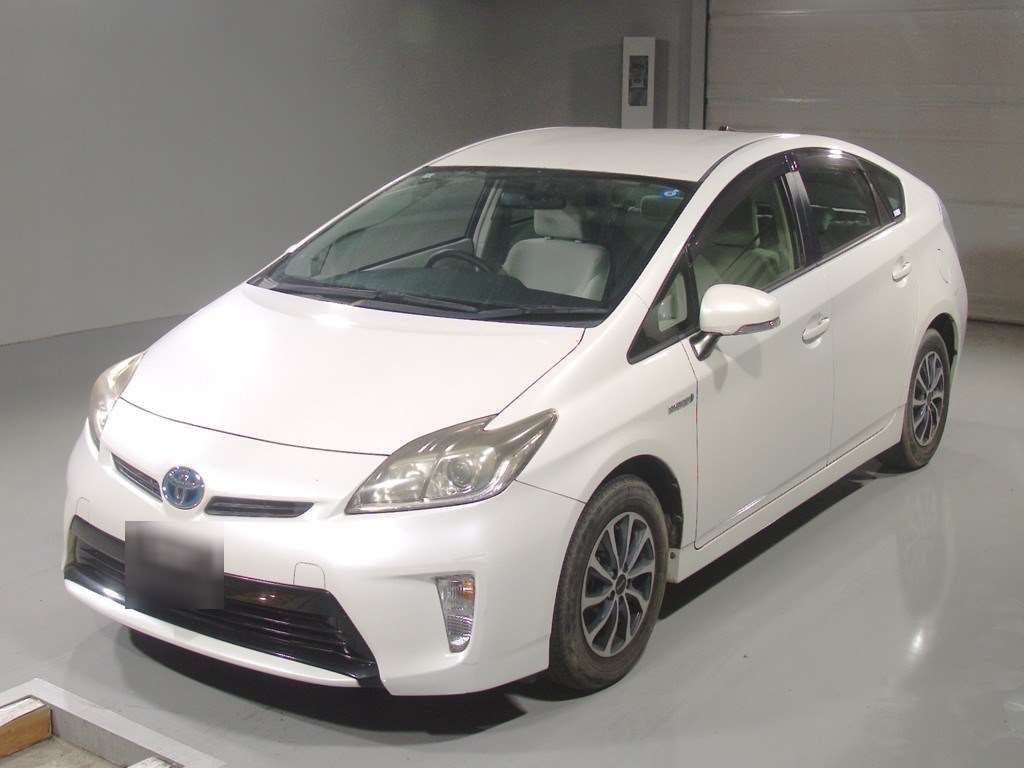 Japan Auction Vehicles 4 2014 Toyota Prius S auction photo