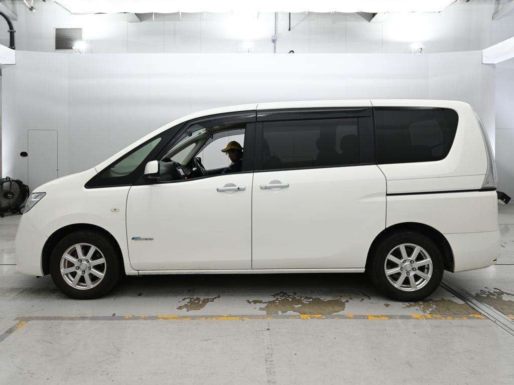2012 Nissan Serena 20X S-ハイブリッド auction photo 4