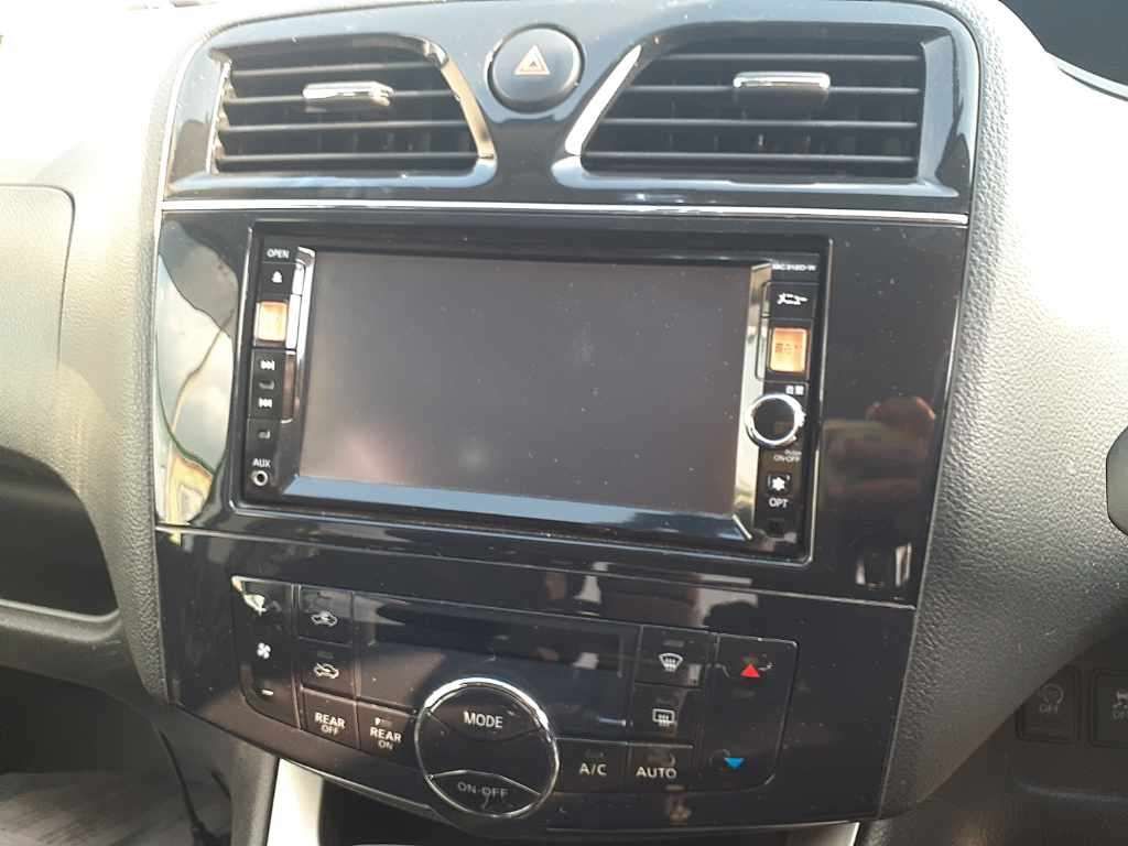 2012 Nissan Serena 20X S-ハイブリッド auction photo 12