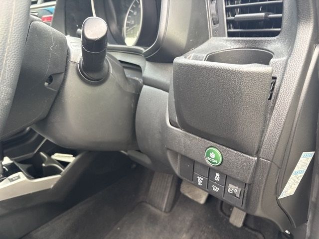 2016 Honda Fit Fパッケージ COMFORT EDIT auction photo 6