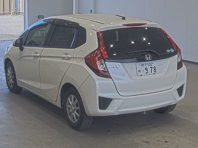2016 Honda Fit Fパッケージ COMFORT EDIT auction photo 2