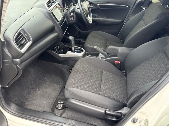 2016 Honda Fit Fパッケージ COMFORT EDIT auction photo 9