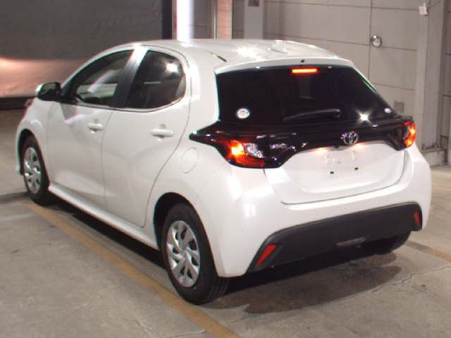 2024 Toyota Yaris X auction photo 2