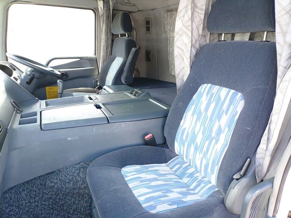 2002 Mitsubishi Fuso Super Great auction photo 16