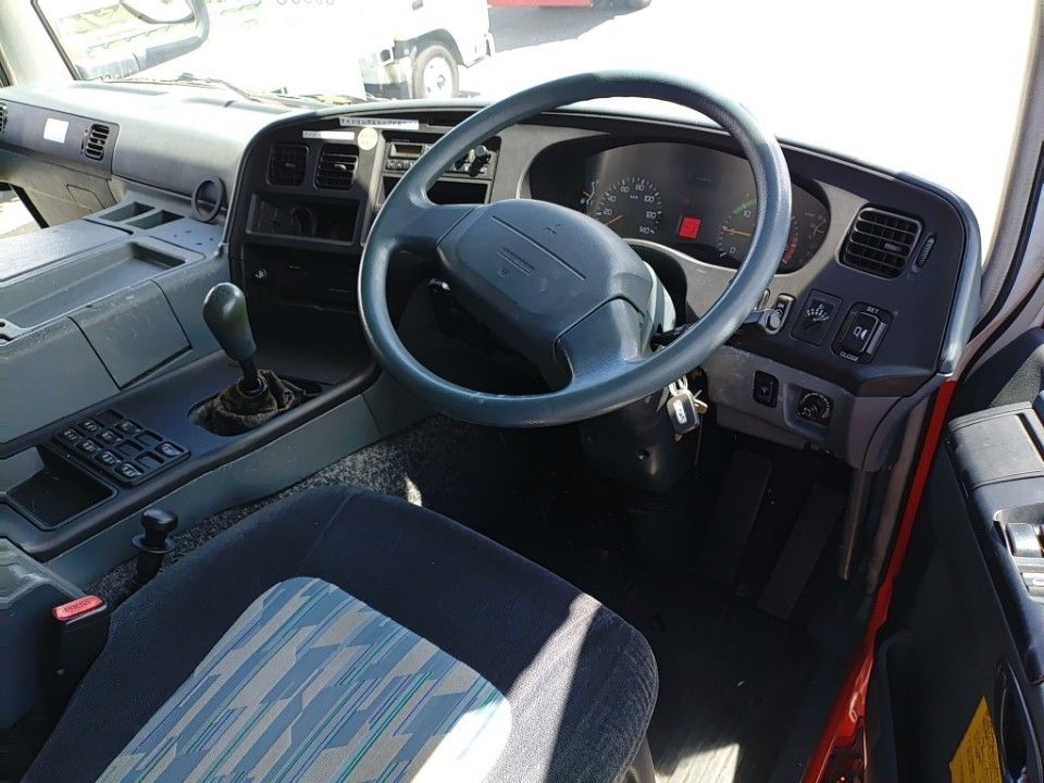 2002 Mitsubishi Fuso Super Great auction photo 3