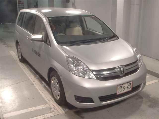 Japan Auction Vehicles 12 2015 Toyota Isis L auction photo
