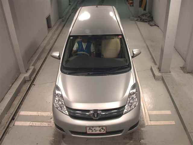 2015 Toyota Isis L auction photo 6