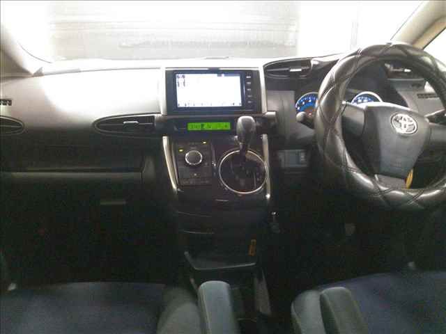 2015 Toyota Wish 4WD 1.8S auction photo 5