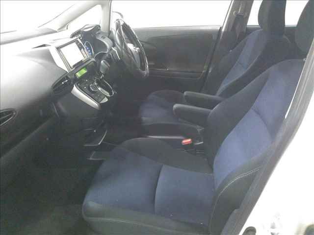 2015 Toyota Wish 4WD 1.8S auction photo 3