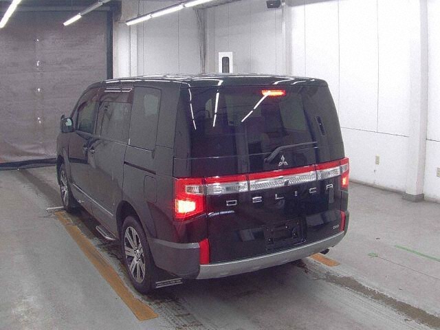 2019 Mitsubishi Delica D:5 G Power Package 4WD auction photo 2