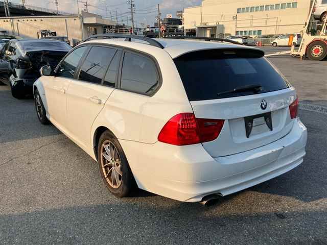 2010 BMW BMW3シリーズツーリング auction photo 2