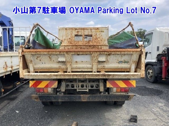 2013 Isuzu Forward dump auction photo 2