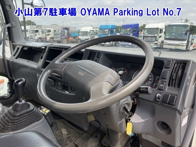 2013 Isuzu Forward dump auction photo 4