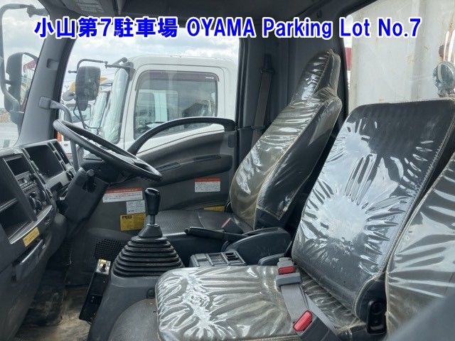 2013 Isuzu Forward dump auction photo 5