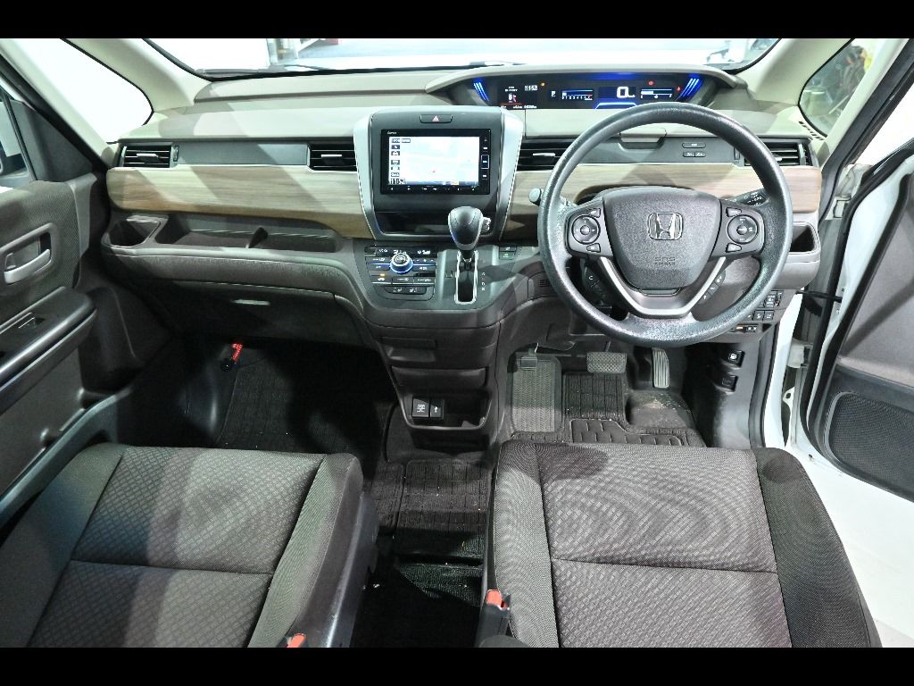 2021 Honda フリード+ Gホンダセンシング auction photo 3