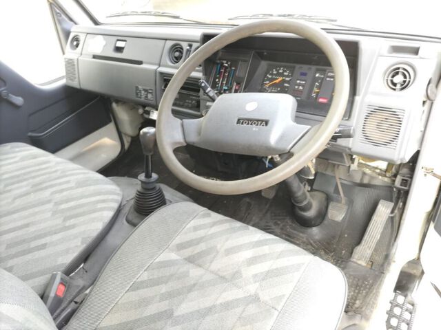 1993 Toyota Dyna Panel van auction photo 3