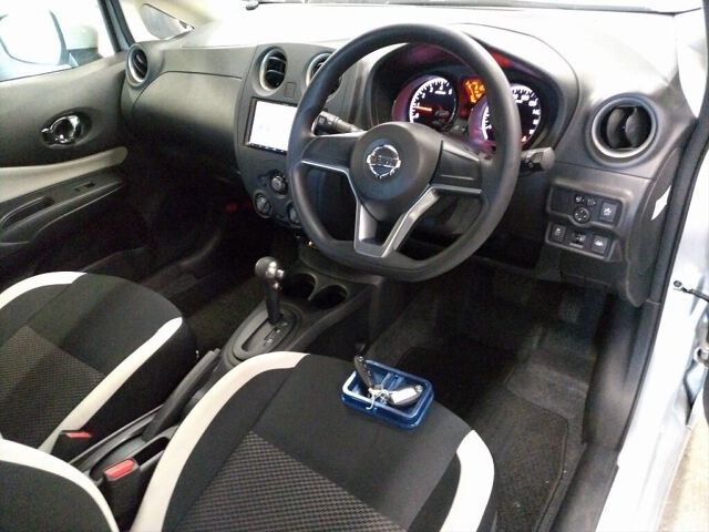 2017 Nissan Note X FOUR 4WD auction photo 3
