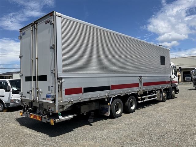 2016 Isuzu ウィング auction photo 2